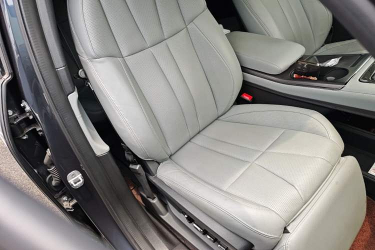 Used Nio ES8 2020 415 km Range 6-Seater Version Right Front Seat