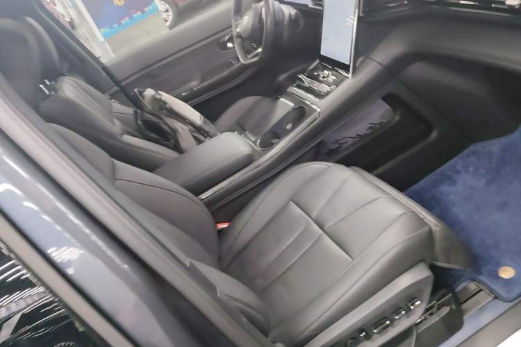 Used Nio ES8 2020 450 km Range 6-Seater Version Right Front Seat