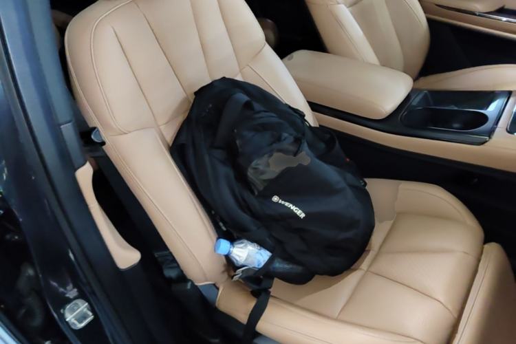 Used Nio ES8 2020 580 km Range Signature Edition Six-Seater Version Right Front Seat