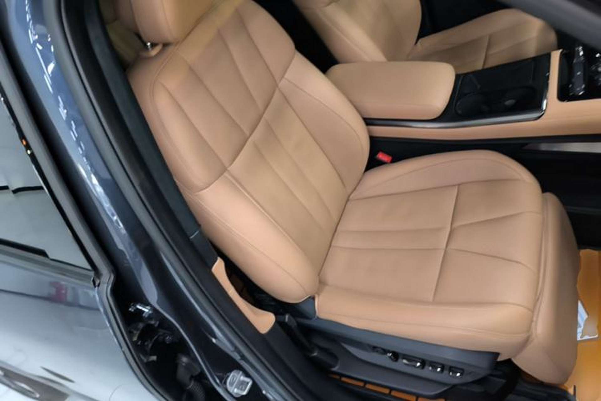 Used Nio ES8 2020 415 km Signature Edition 6-Seater Version Right Front Seat