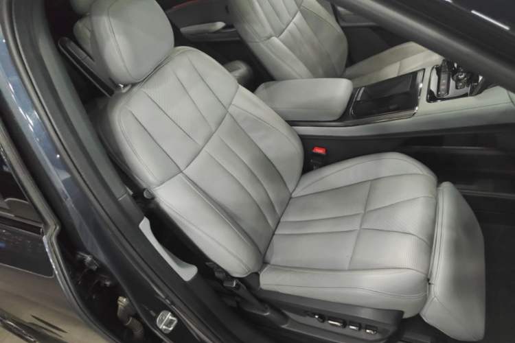 Used Nio ES8 2020 415 km Range 6-Seater Version Right Front Seat