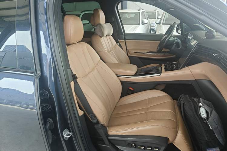 Used Nio ES8 2020 580 km Signature Edition 7-Seater Version Right Front Seat