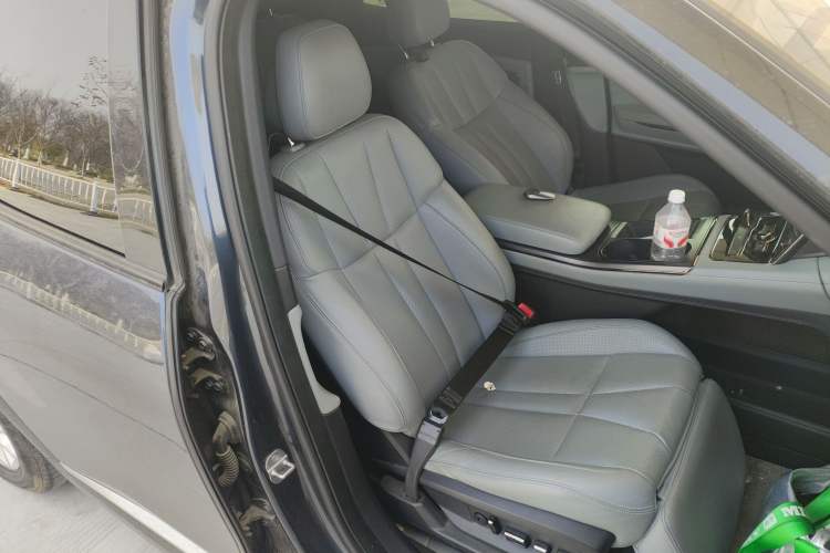 Used Nio ES8 2020 450 km Range 6-Seater Version Right Front Seat