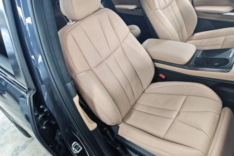 Used Nio ES8 2020 415 km Signature Edition 6-Seater Version Right Front Seat