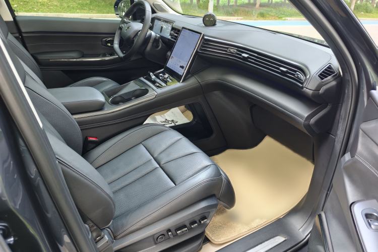 Used Nio ES8 2020 415 km Range 6-Seater Version Right Front Seat