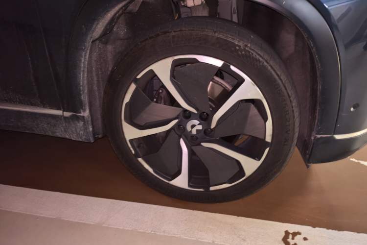 Used Nio ES8 2020 415 km Signature Edition 6-Seater Version Right Front Wheel Hub