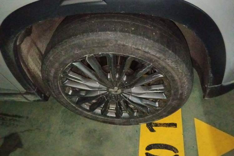 Used Nio ES8 2020 450 km Range 6-Seater Version Right Front Wheel Hub