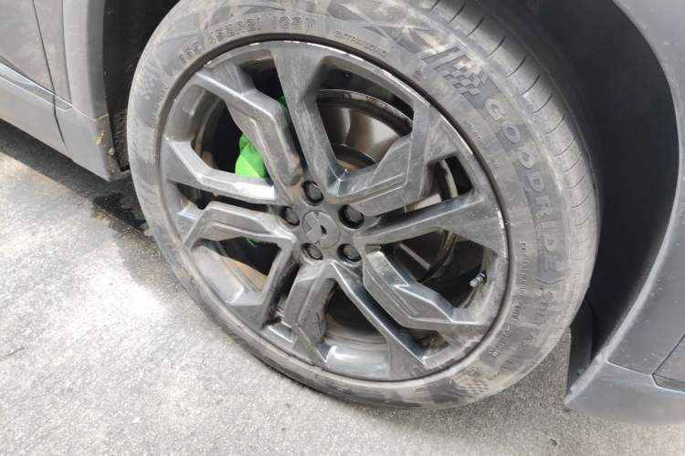 Used Nio ES8 2020 415 KM Signature Edition 7-Seater Version Right Front Wheel Hub