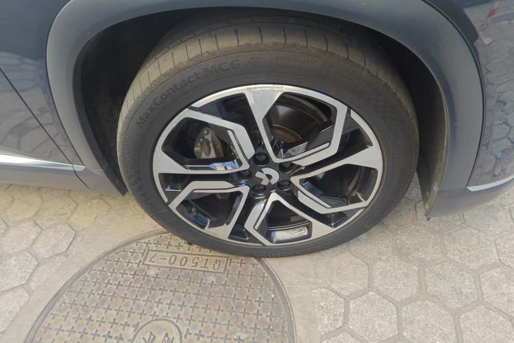 Used Nio ES8 2020 415 km Signature Edition 6-Seater Version Right Front Wheel Hub