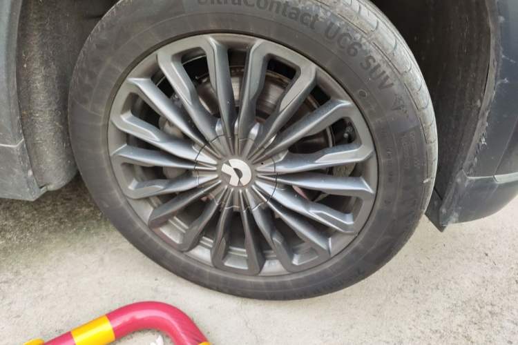 Used Nio ES8 2020 415 km Signature Edition 6-Seater Version Right Front Wheel Hub