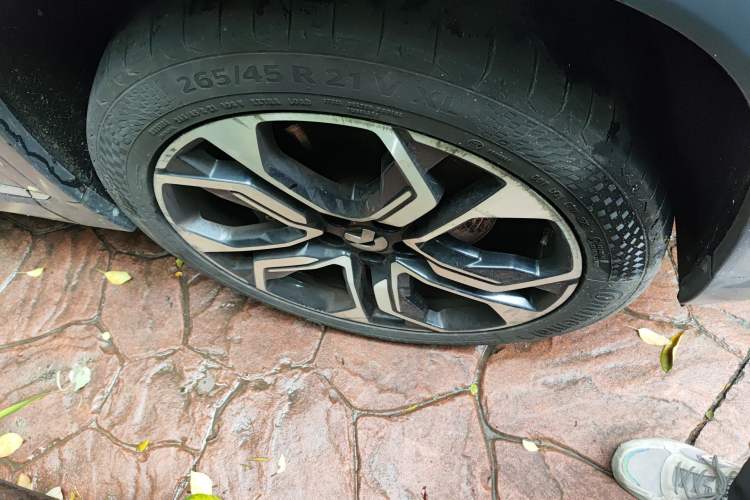 Used Nio ES8 2020 485 km Signature Edition Six-Seater Version Right Front Wheel Hub