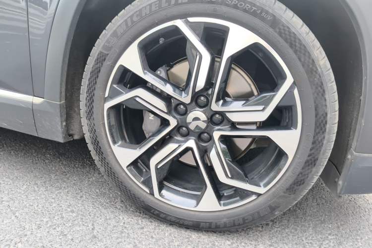 Used Nio ES8 2020 415 km Signature Edition 6-Seater Version Right Front Wheel Hub