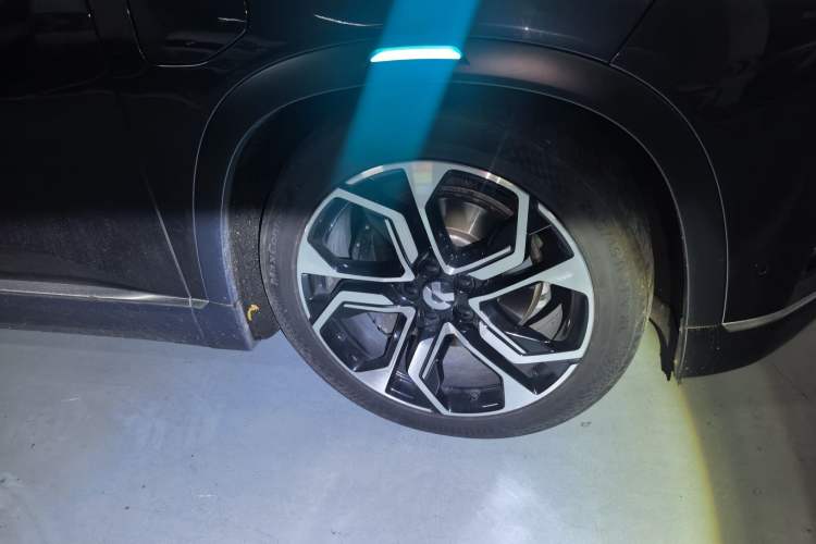 Used Nio ES8 2020 415 km Signature Edition 6-Seater Version Right Front Wheel Hub