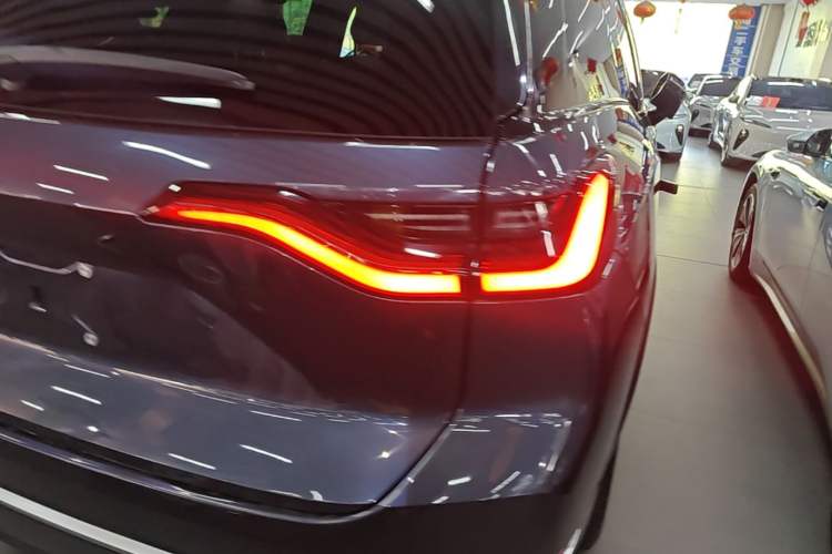 Used Nio ES8 2020 580 km Range Six-Seater Version Right Rear Taillight