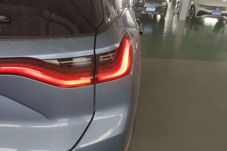 Used Nio ES8 2020 415 km Signature Edition 6-Seater Version Right Rear Taillight