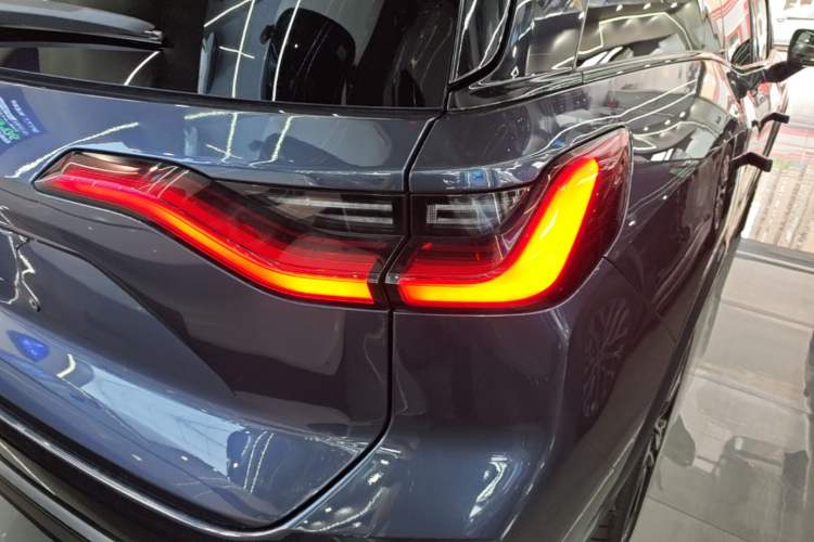 Used Nio ES8 2020 415 KM Signature Edition 7-Seater Version Right Rear Taillight
