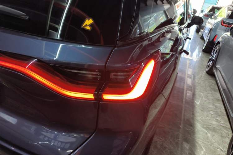 Used Nio ES8 2020 415 km Signature Edition 6-Seater Version Right Rear Taillight