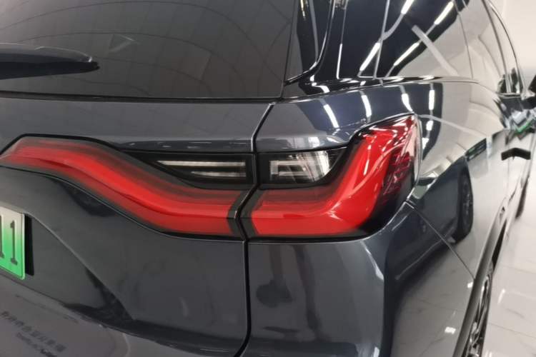 Used Nio ES8 2020 580 km Range Signature Edition Six-Seater Version Right Rear Taillight