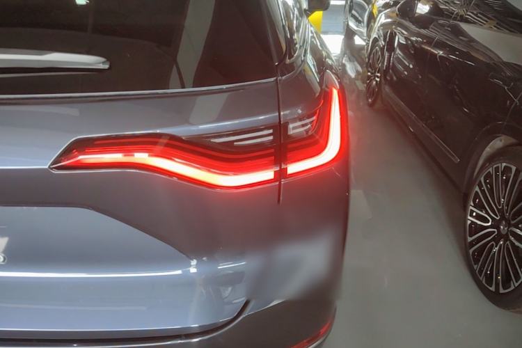 Used Nio ES8 2020 415 KM Signature Edition 7-Seater Version Right Rear Taillight