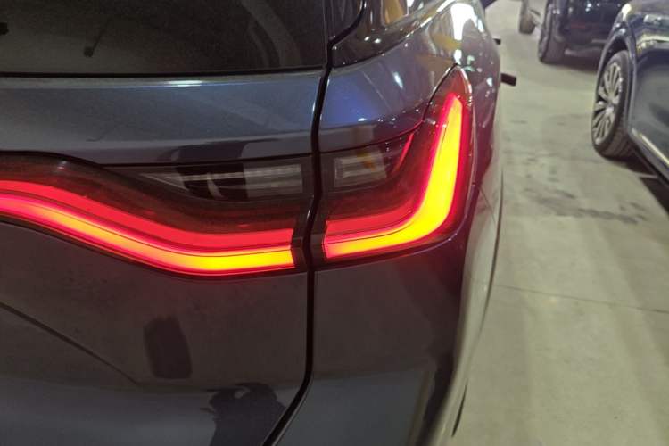 Used Nio ES8 2020 415 km Signature Edition 6-Seater Version Right Rear Taillight