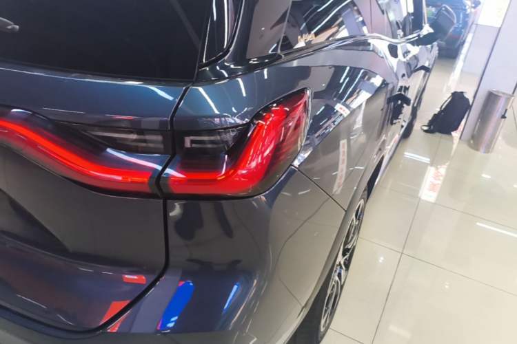 Used Nio ES8 2020 580 km Range Signature Edition Six-Seater Version Right Rear Taillight