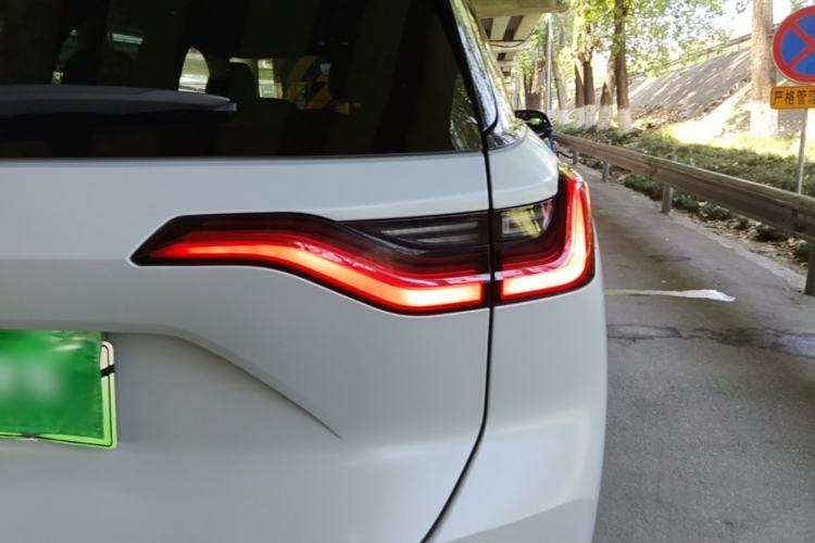 Used Nio ES8 2020 415 km Signature Edition 6-Seater Version Right Rear Taillight