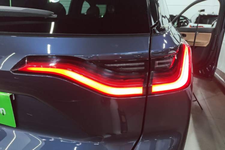 Used Nio ES8 2020 415 km Range 6-Seater Version Right Rear Taillight