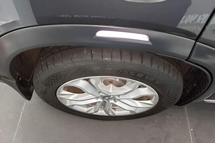 Used Nio ES8 2020 580 km Range Six-Seater Version Right Rear Wheel Hub