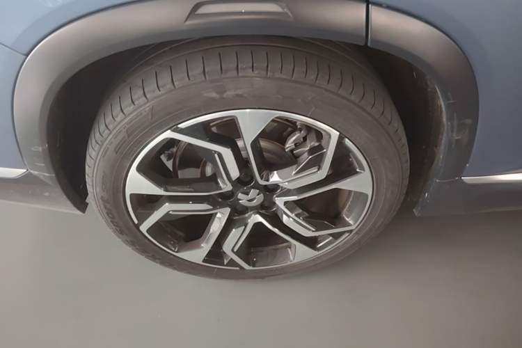 Used Nio ES8 2020 415 km Signature Edition 6-Seater Version Right Rear Wheel Hub