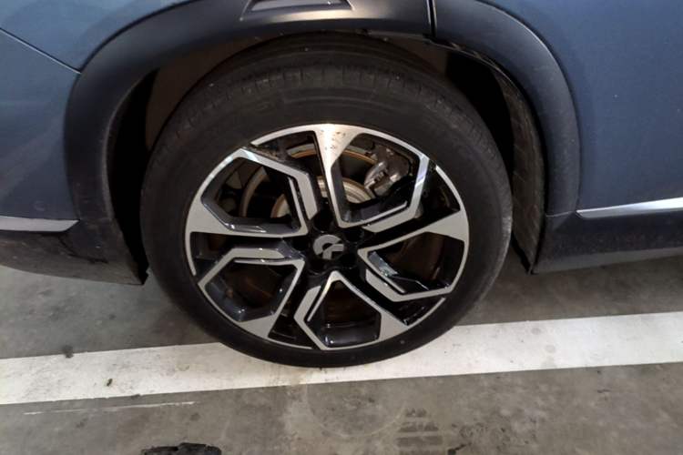 Used Nio ES8 2020 580 km Range Signature Edition Six-Seater Version Right Rear Wheel Hub