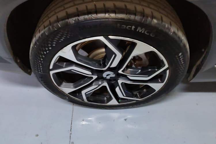 Used Nio ES8 2020 580 km Range Signature Edition Six-Seater Version Right Rear Wheel Hub