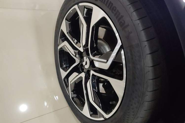 Used Nio ES8 2020 415 km Signature Edition 6-Seater Version Right Rear Wheel Hub
