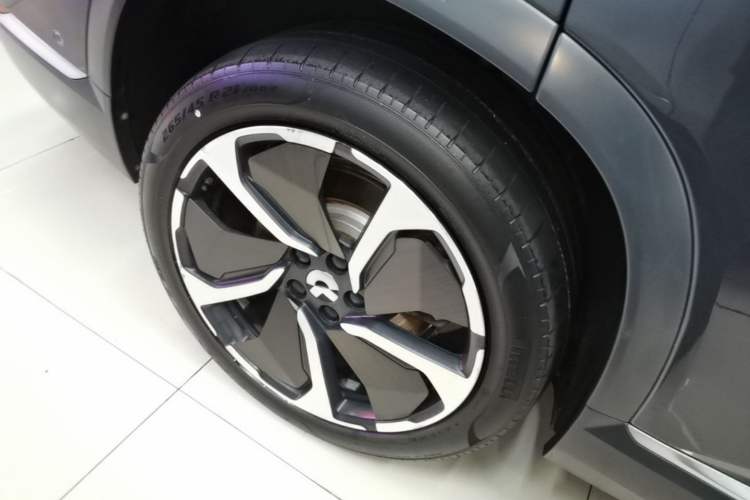 Used Nio ES8 2020 415 km Signature Edition 6-Seater Version Right Rear Wheel Hub