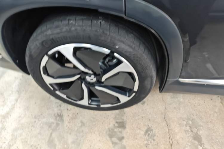 Used Nio ES8 2020 415 km Signature Edition 6-Seater Version Right Rear Wheel Hub