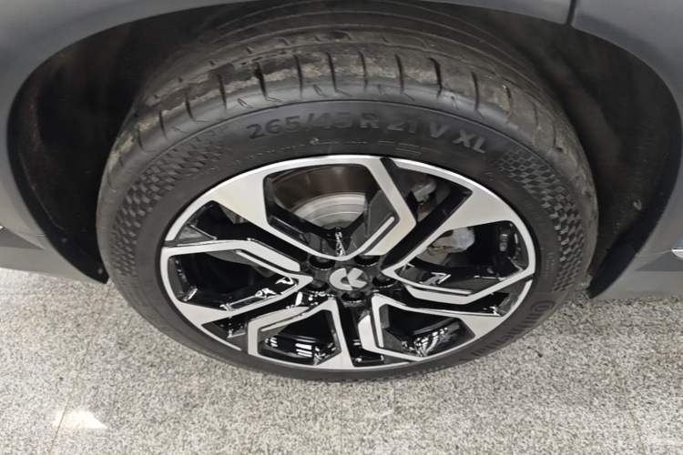 Used Nio ES8 2020 580 km Range Signature Edition Six-Seater Version Right Rear Wheel Hub