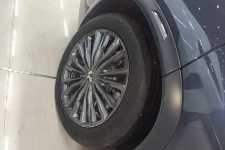 Used Nio ES8 2020 415 km Range 6-Seater Version Right Rear Wheel Hub