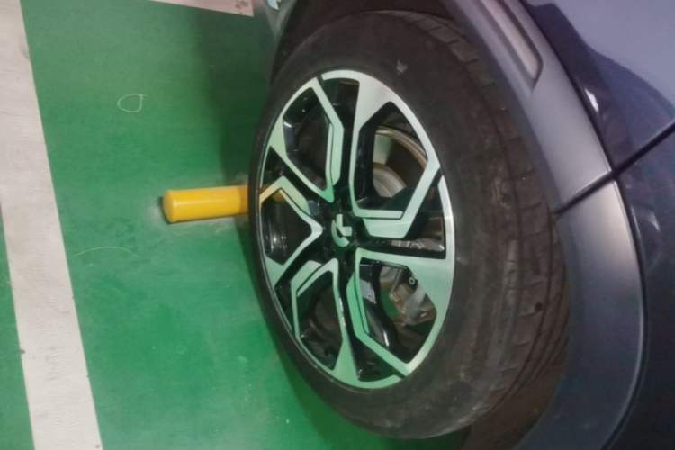 Used Nio ES8 2020 450KM Signature Edition Six-Seater Version Right Rear Wheel Hub