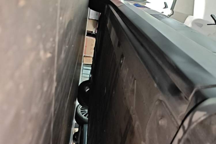 Used Nio ES8 2020 580 km Range Six-Seater Version Right Side Sill