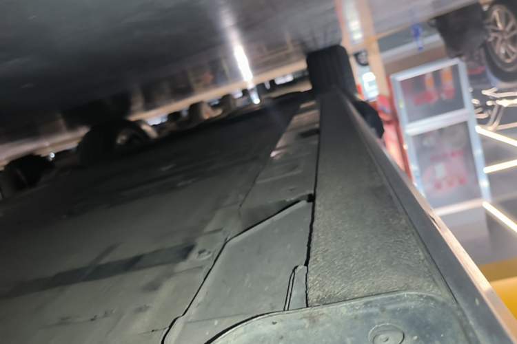 Used Nio ES8 2020 580 km Range Six-Seater Version Right Side Sill