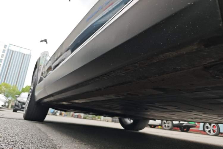 Used Nio ES8 2020 580 km Range Six-Seater Version Right Side Sill