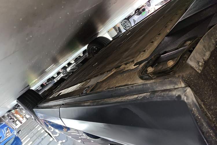 Used Nio ES8 2020 415 km Signature Edition 6-Seater Version Right Side Sill