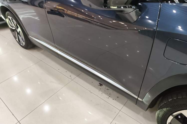 Used Nio ES8 2020 415 km Signature Edition 6-Seater Version Right Side Sill