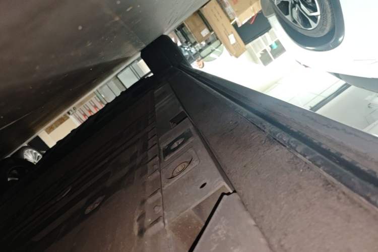 Used Nio ES8 2020 580 km Range Six-Seater Version Right Side Sill