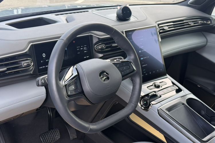 Used Nio ES8 2020 580 km Range Signature Edition Six-Seater Version Steering Wheel