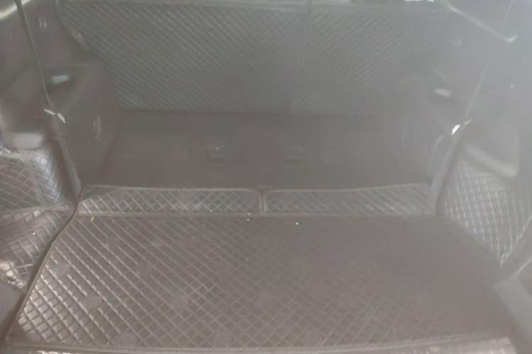 Used Nio ES8 2020 415 km Range 7-Seater Version Trunk