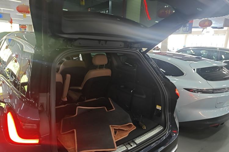 Used Nio ES8 2020 580 km Range Six-Seater Version Trunk