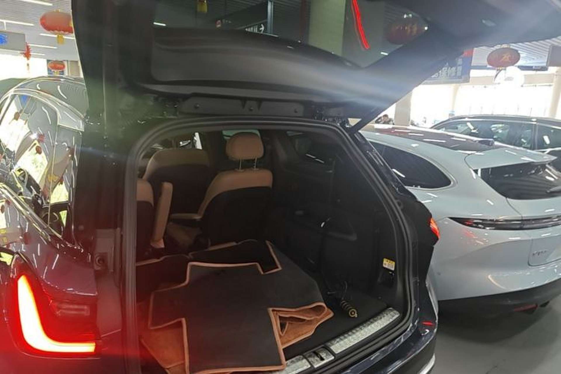 Used Nio ES8 2020 580 km Range Six-Seater Version Trunk