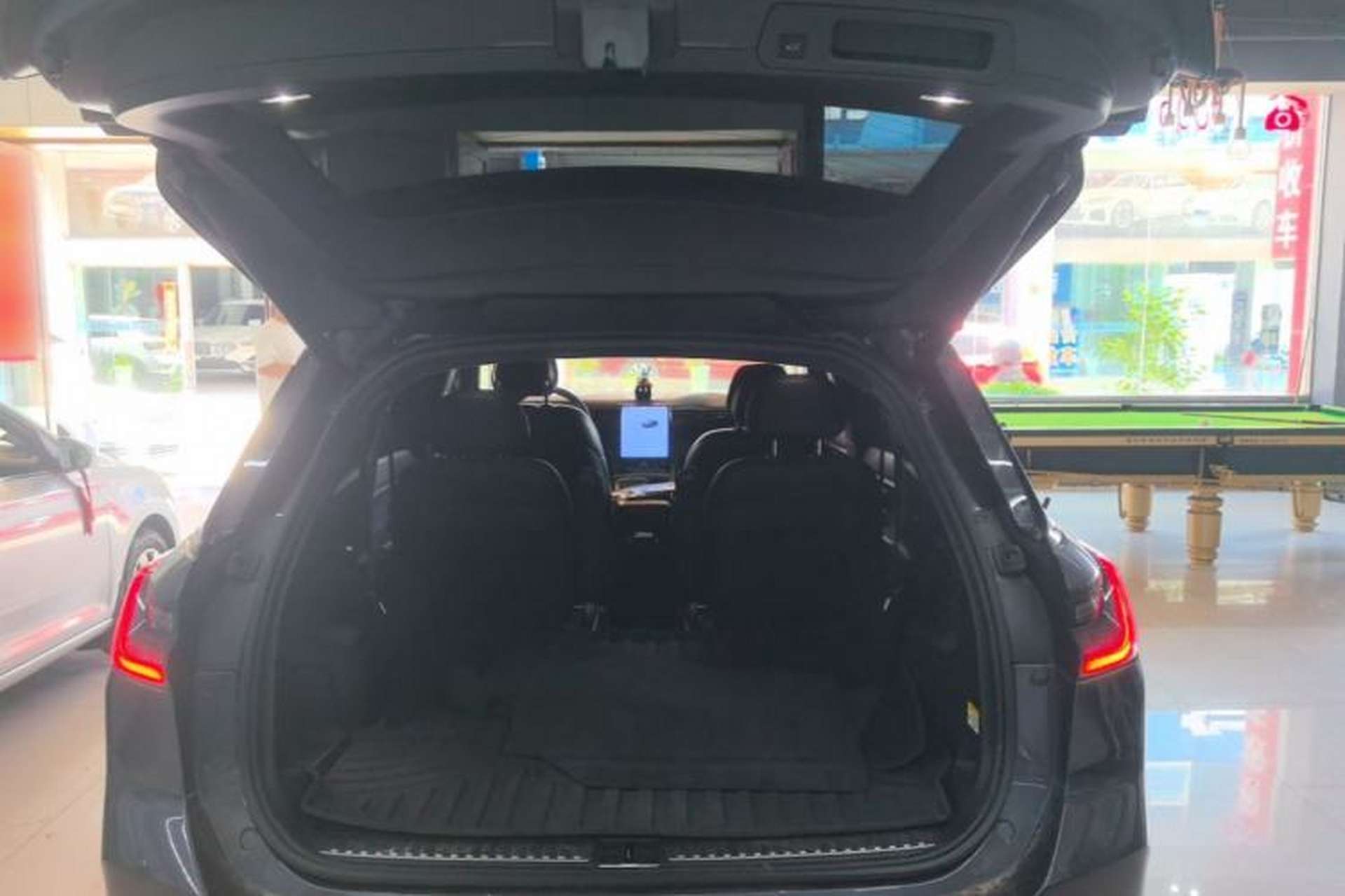 Used Nio ES8 2020 580 km Range Signature Edition Six-Seater Version Trunk