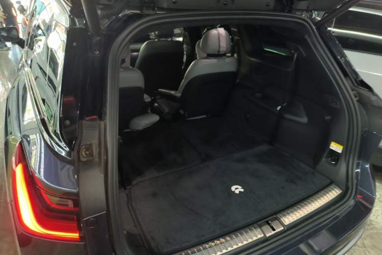 Used Nio ES8 2020 415 km Signature Edition 6-Seater Version Trunk