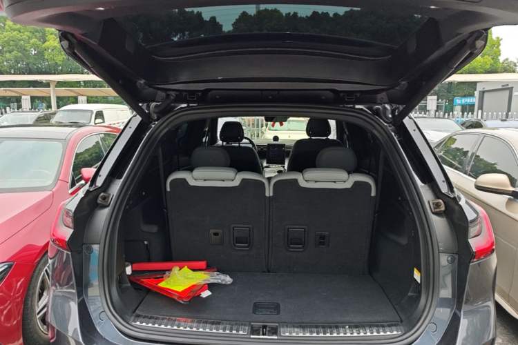 Used Nio ES8 2020 415 km Range 6-Seater Version Trunk